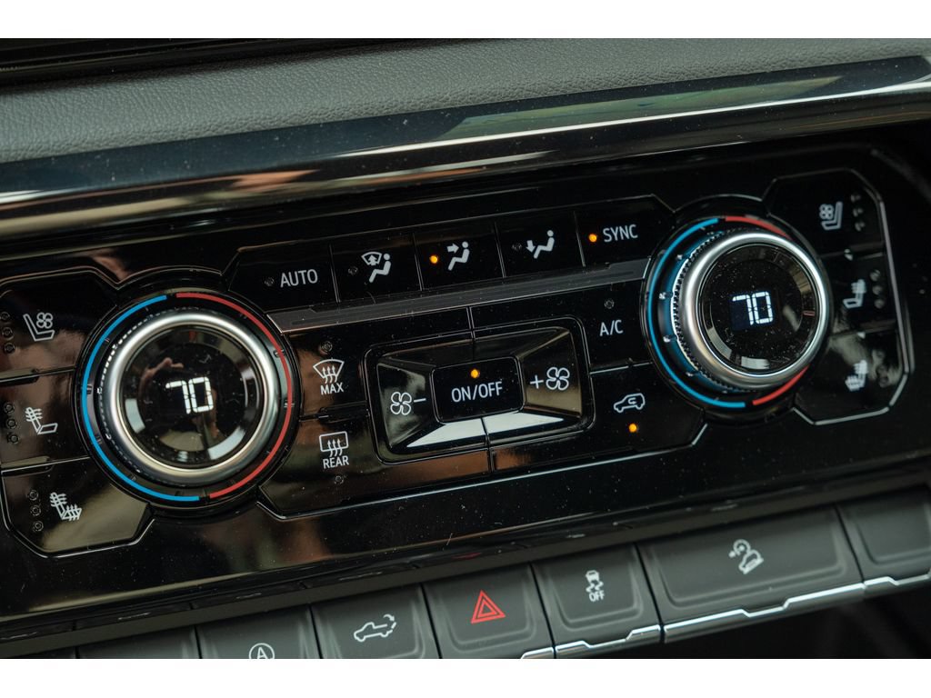 New 2026 GMC Sierra 1500 AT4 w/ AT4 Premium Package AWD/4WD image 29