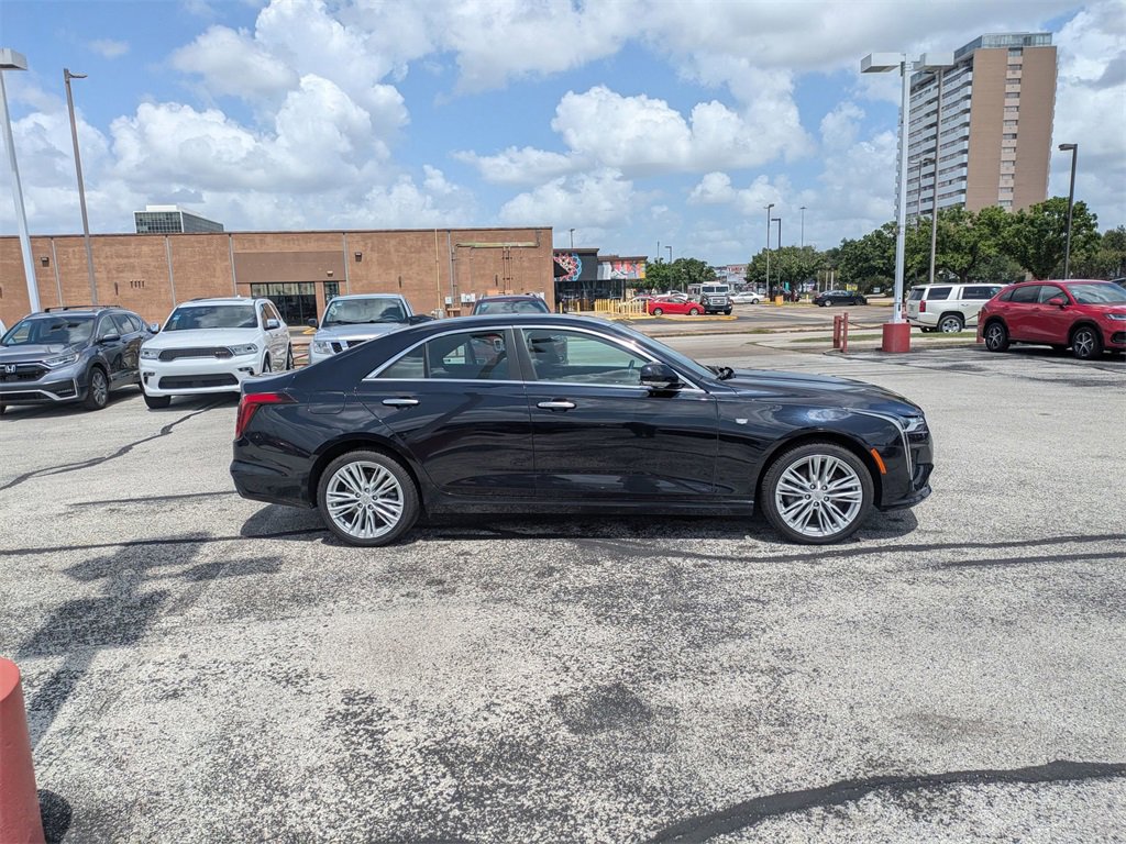 Used 2021 Cadillac CT4 Premium Luxury image 2