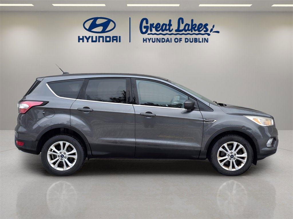 Used 2017 Ford Escape SE image 6