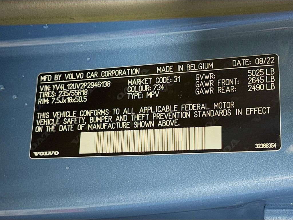 Used 2023 Volvo XC40 B5 Core w/ Convenience Package image 32