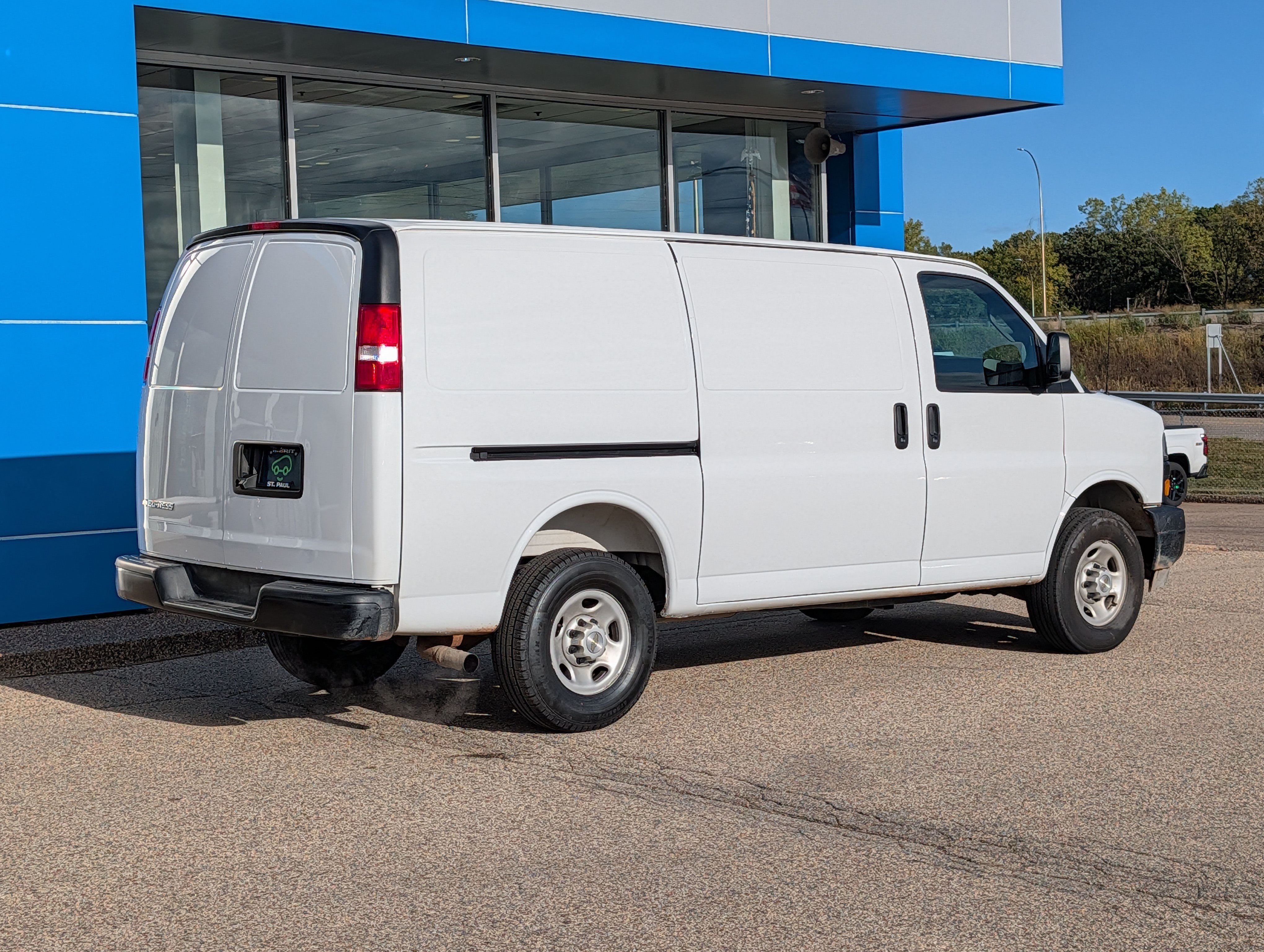 Certified 2025 Chevrolet Express 2500 w/ Driver Convenience Package RWD image 3