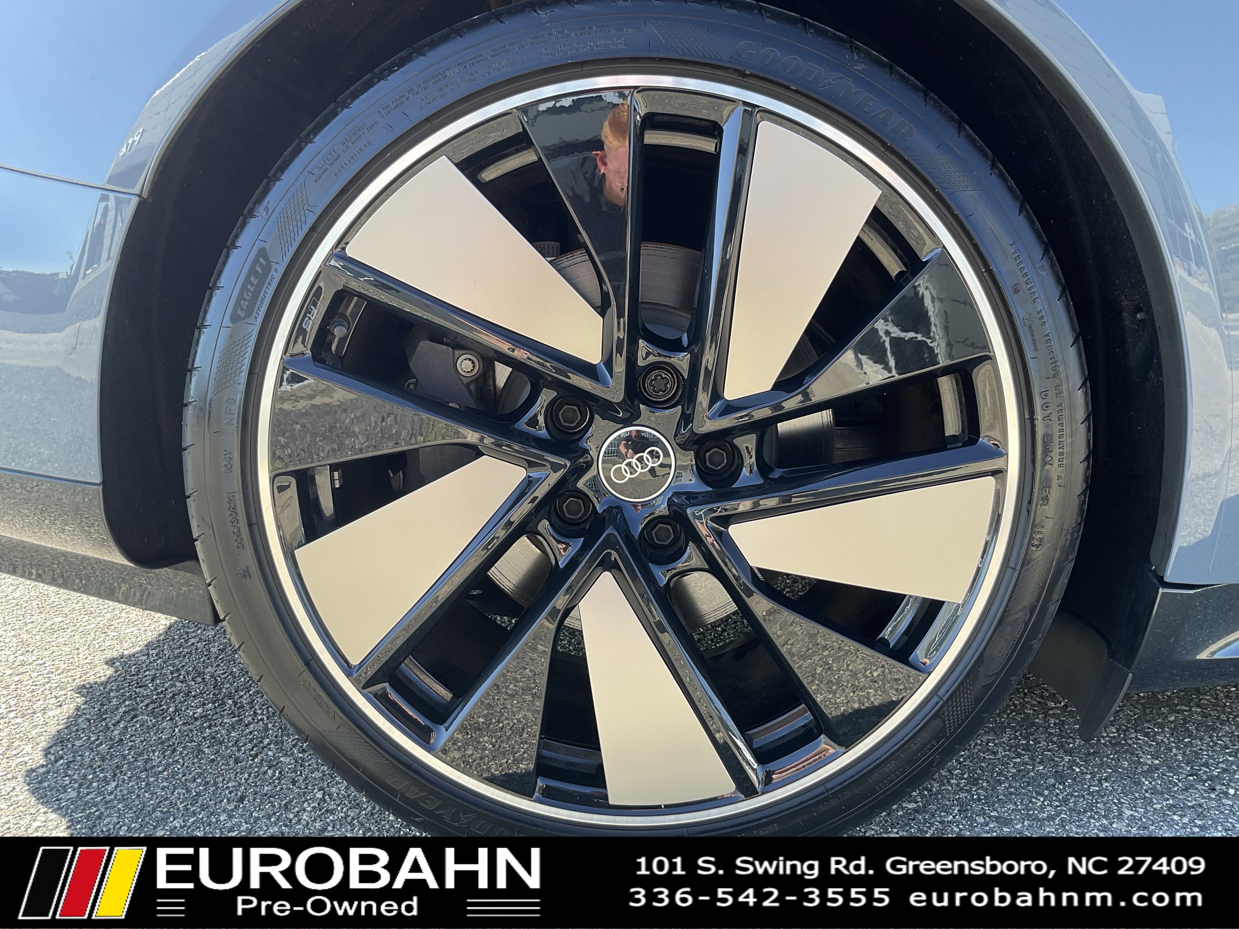 Used 2024 Audi e-tron GT Premium Plus image 32