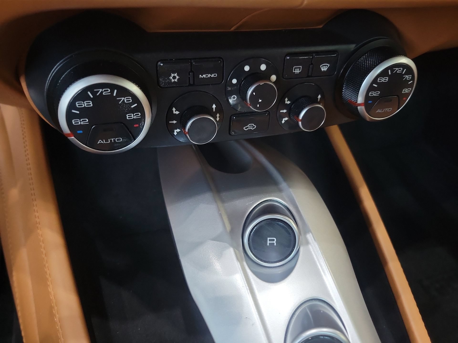 Used 2017 Ferrari California T RWD image 24
