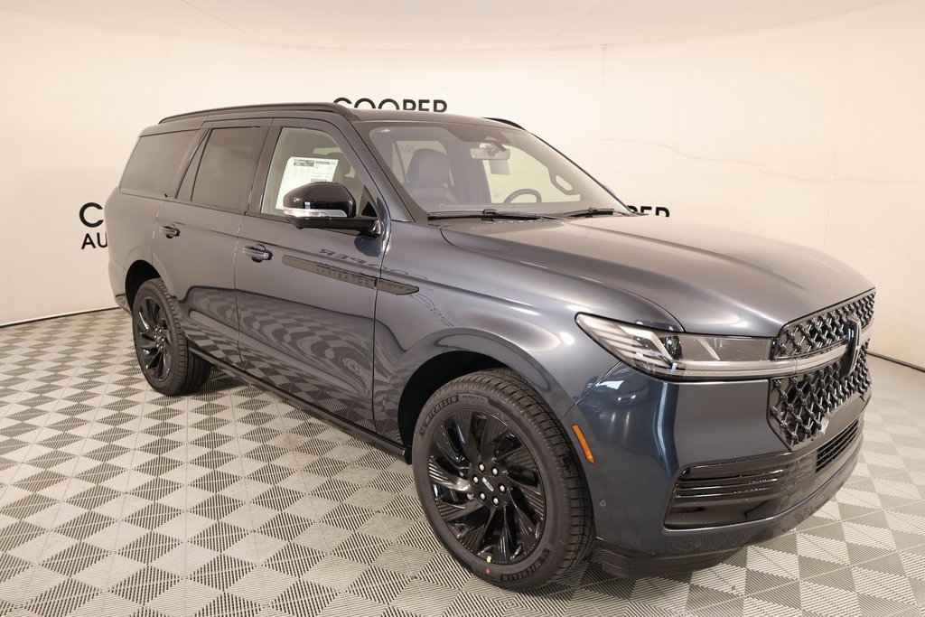 New 2025 Lincoln Navigator Reserve w/ Jet Appearance Package