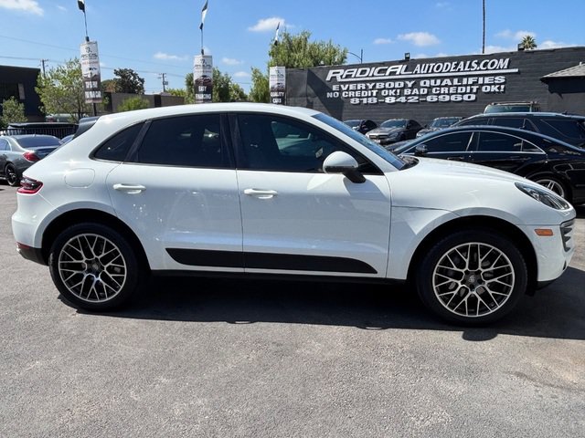 Used 2018 Porsche Macan AWD/4WD image 27