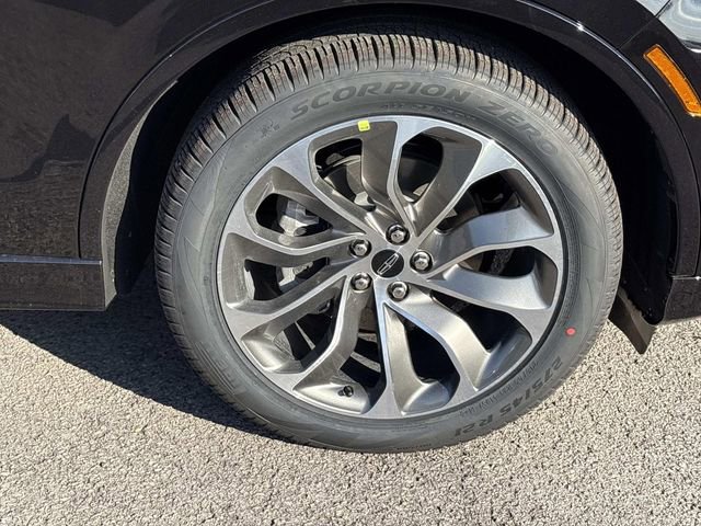 New 2026 Lincoln Aviator 2WD w/ Jet Appearance Package image 9