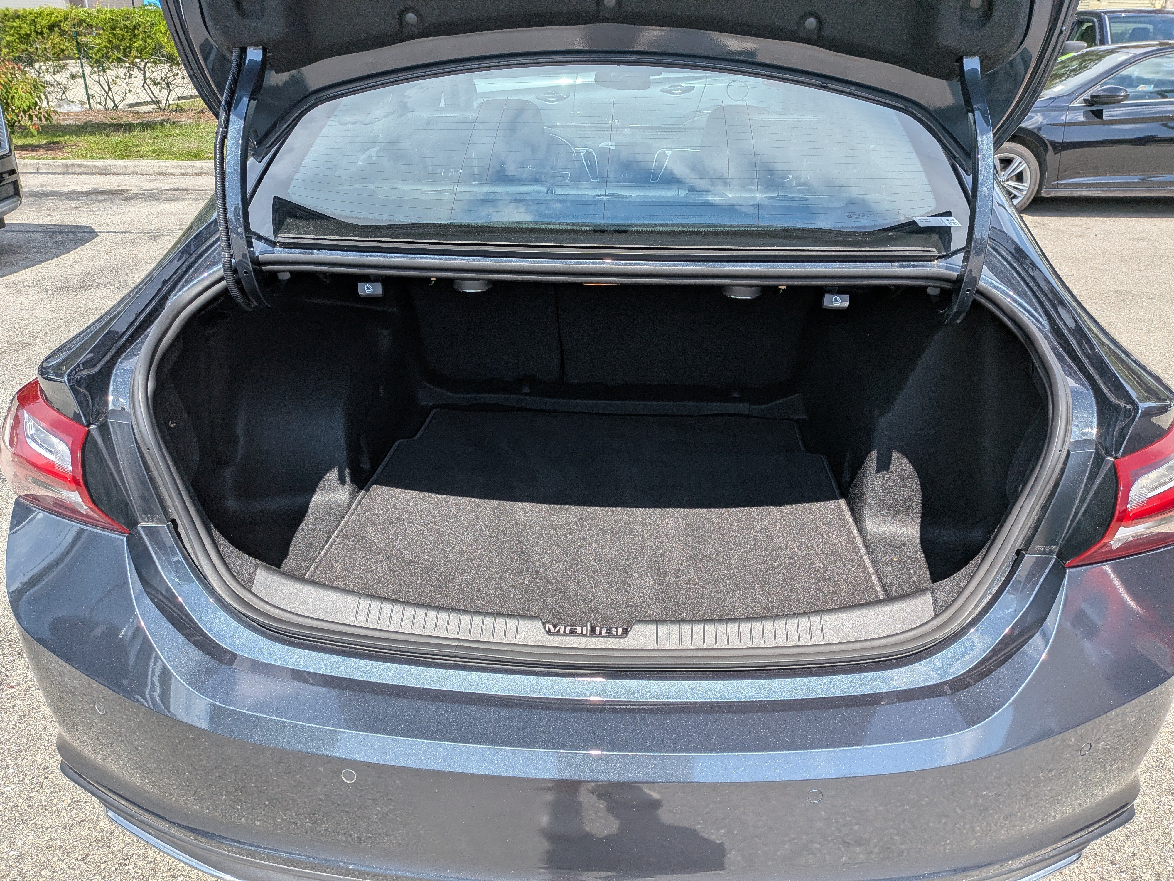 Used 2021 Chevrolet Malibu Premier FWD image 13