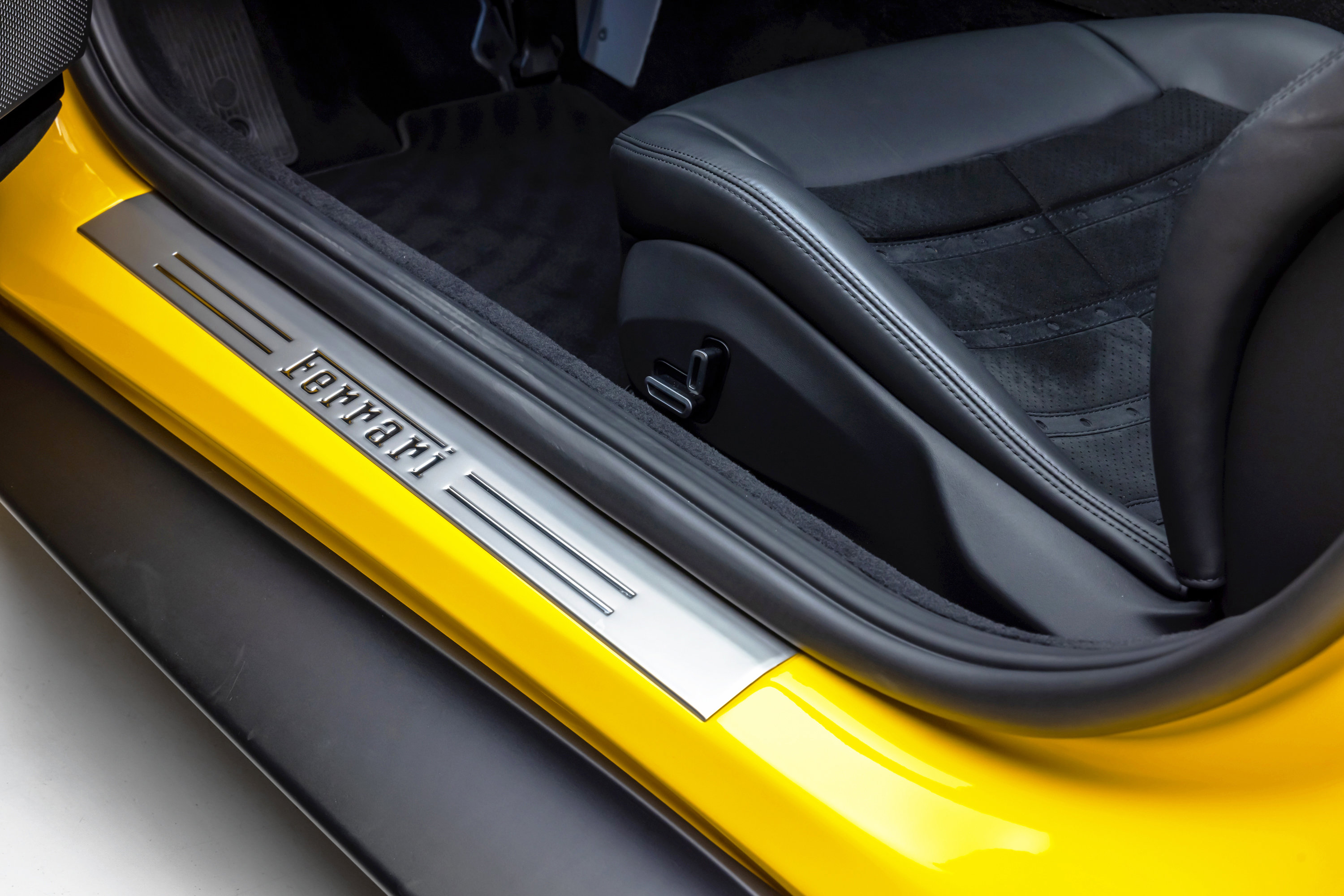 Certified 2025 Ferrari Roma Spider image 42