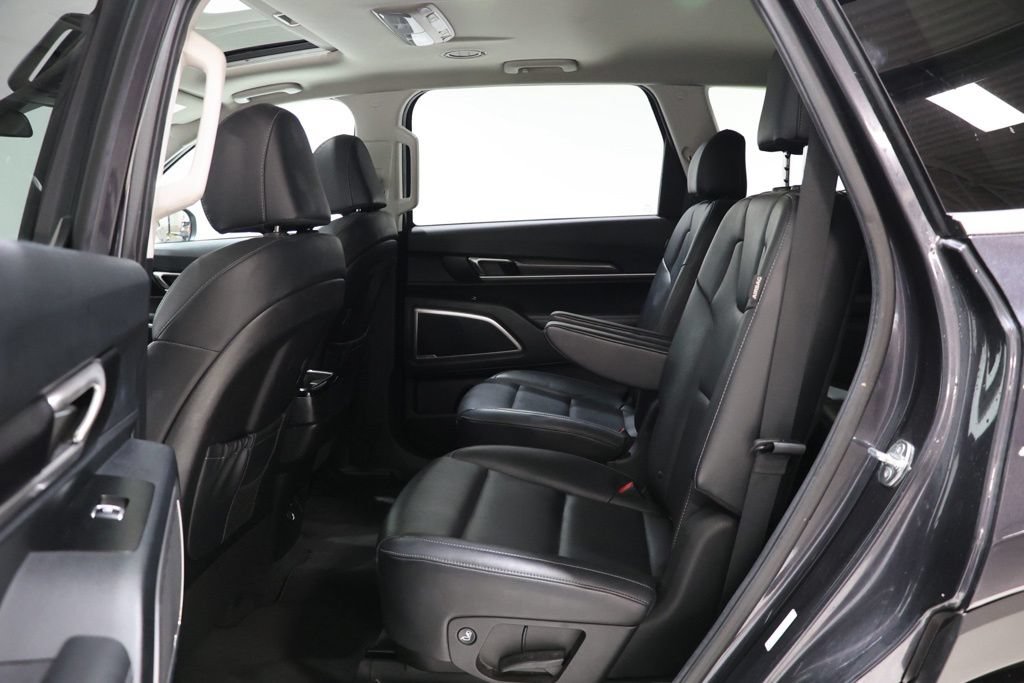 Used 2025 Kia Telluride S AWD/4WD image 32