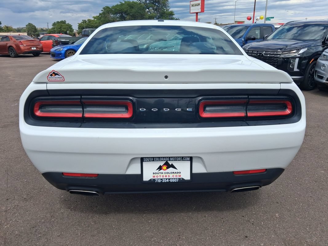 Used 2019 Dodge Challenger SXT RWD image 6