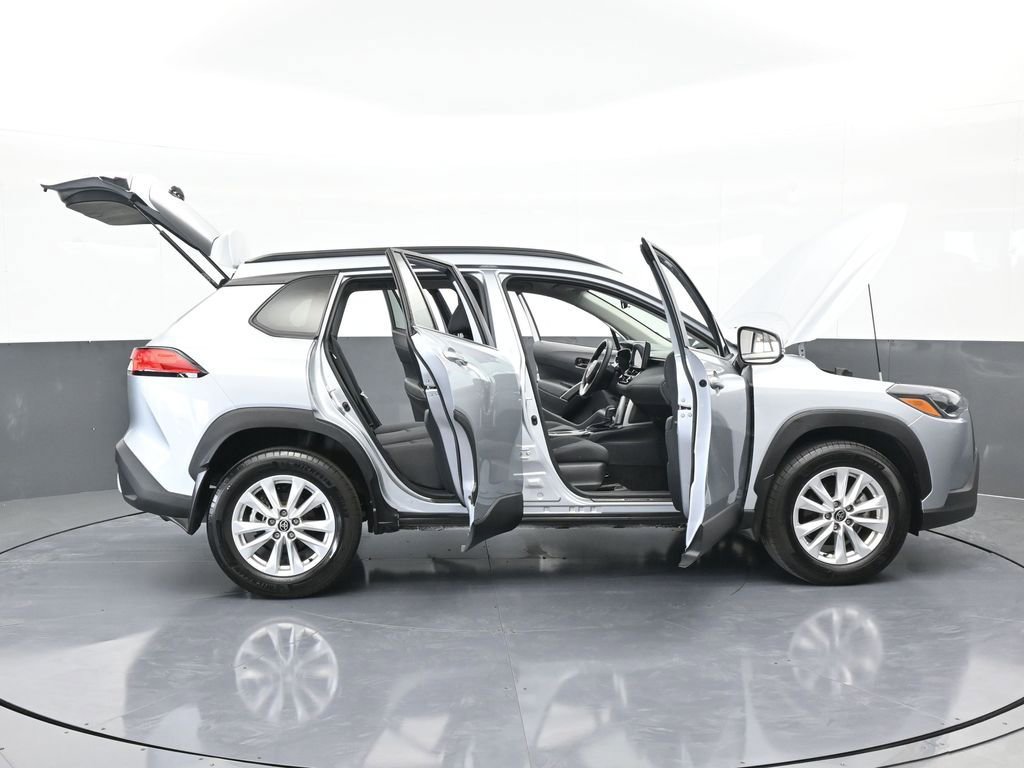 Used 2023 Toyota Corolla Cross LE image 67