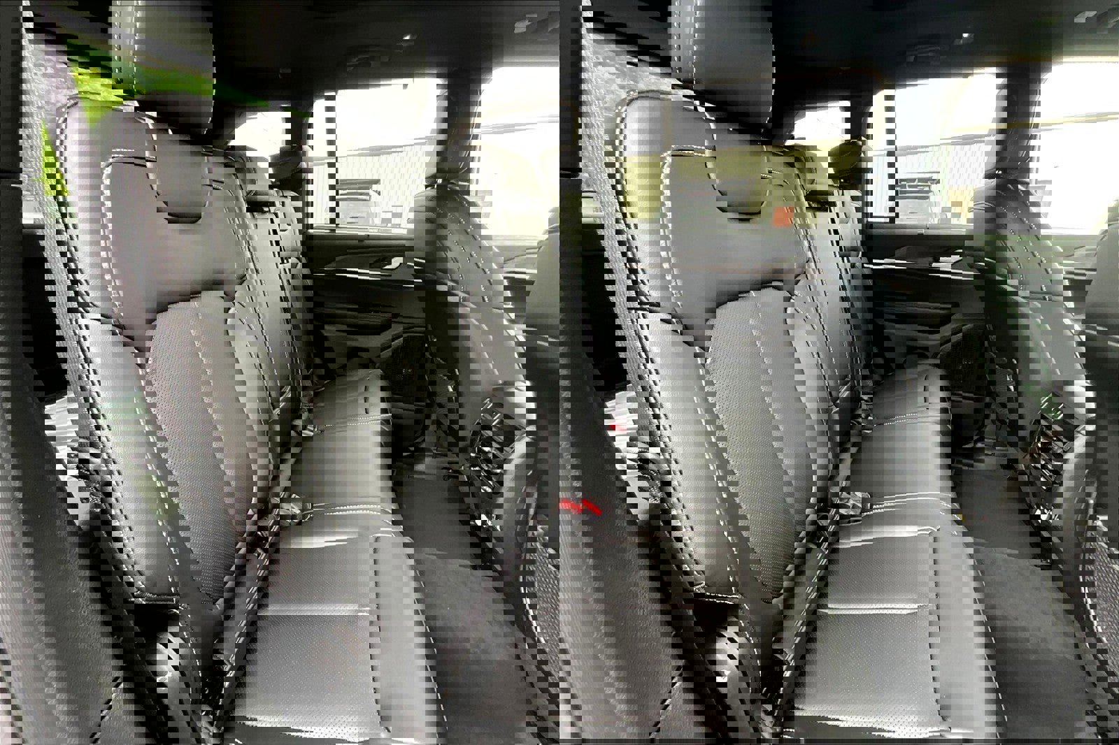 New 2025 Jeep Grand Cherokee Limited w/ Luxury Tech Group II image 9