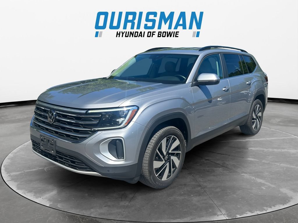 Used 2024 Volkswagen Atlas SE AWD/4WD image 2