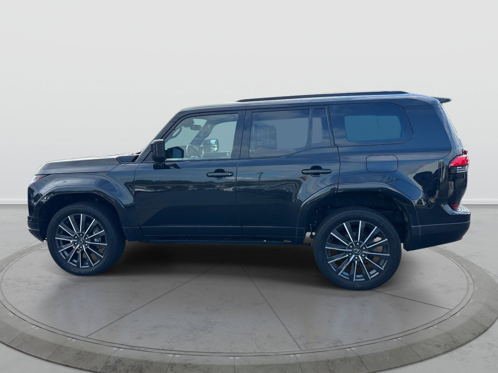 Used 2024 Lexus GX 550 w/ Accessory Package (Z1) AWD/4WD image 2