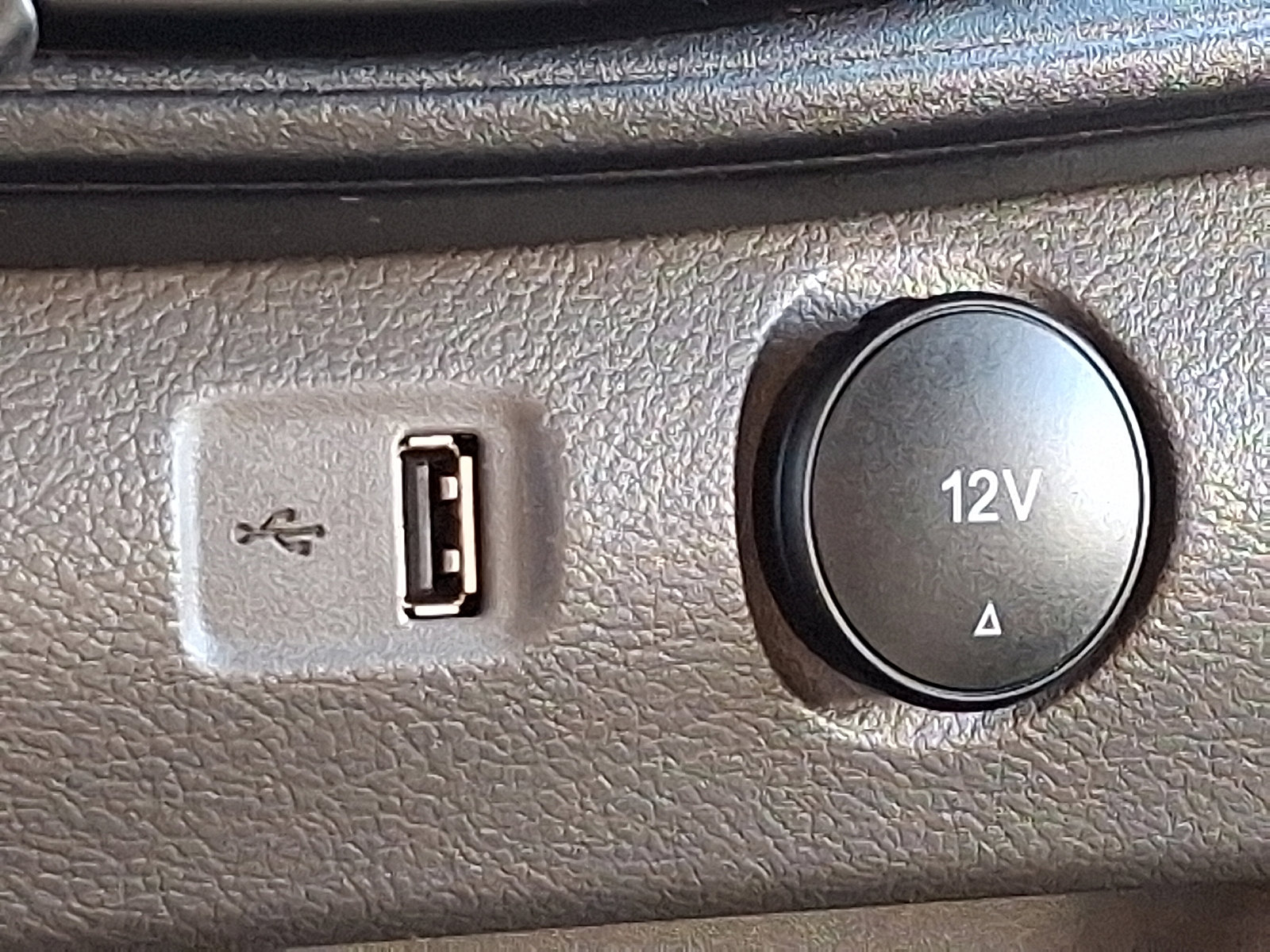 Certified 2024 Ford Transit 250 Low Roof w/ Exterior Upgrade Package image 22