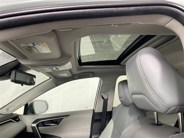 Used 2019 Toyota RAV4 XLE Premium image 16