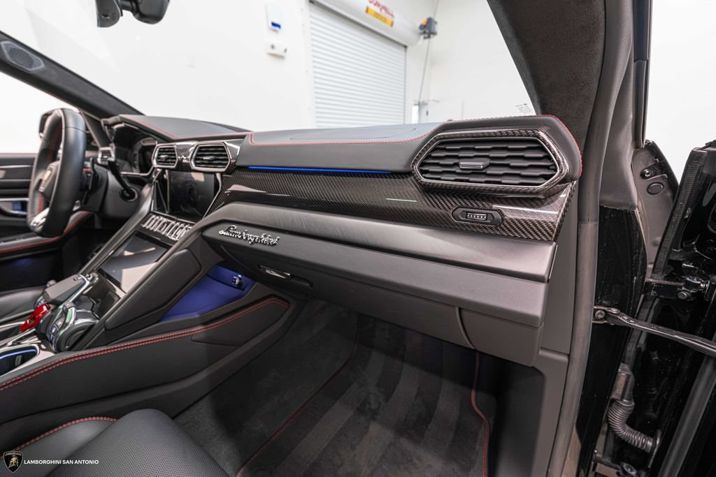 Used 2024 Lamborghini Urus S AWD/4WD image 34