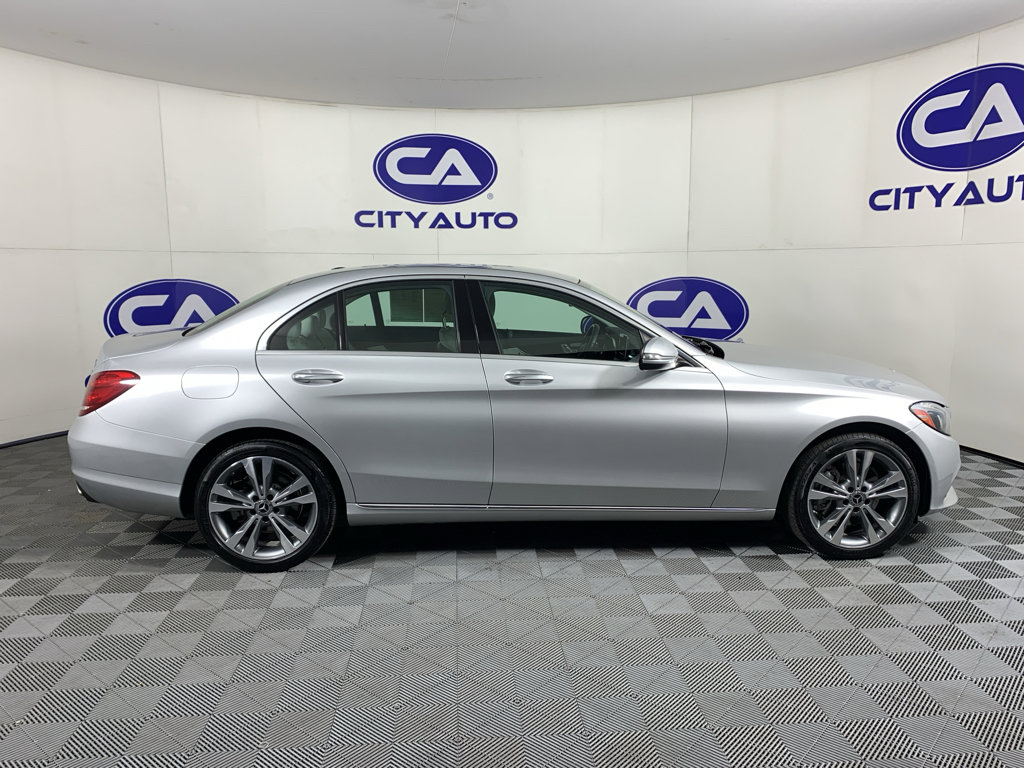 Used 2017 Mercedes-Benz C 300 4MATIC Sedan image 2