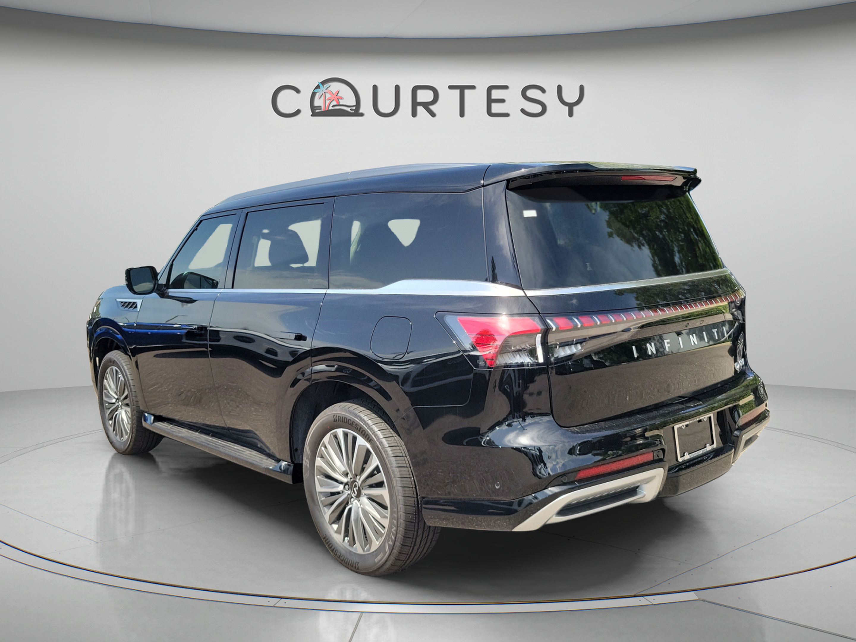 New 2027 INFINITI QX80 Luxe w/ Cargo Package RWD image 2