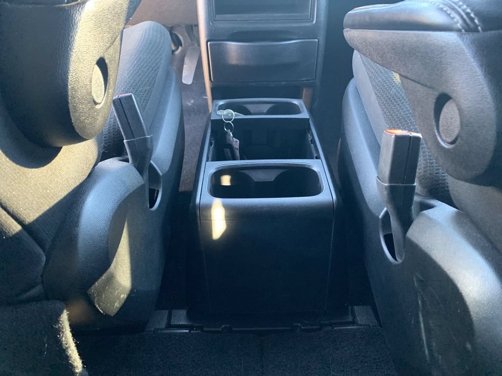 Used 2018 Dodge Grand Caravan SE FWD image 19
