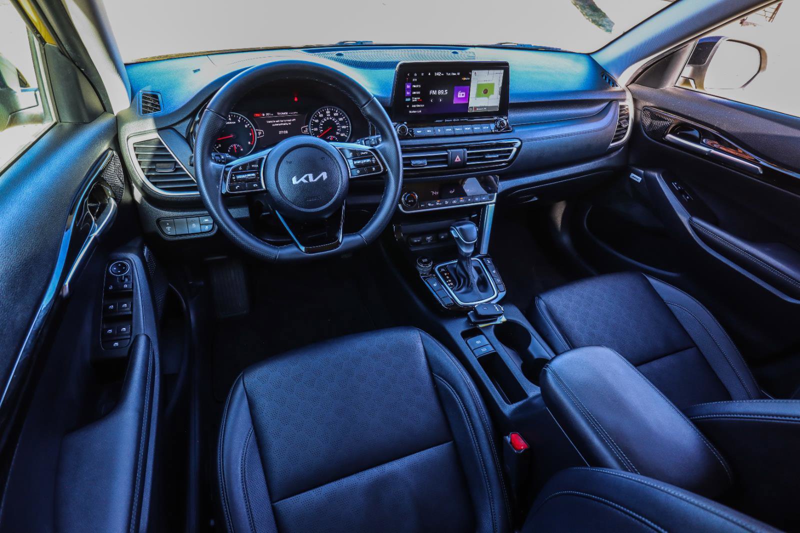 Used 2023 Kia Seltos SX image 25