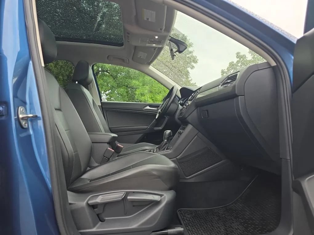 Used 2018 Volkswagen Tiguan SEL AWD/4WD image 49
