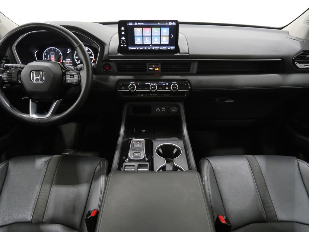 Used 2025 Honda Pilot Touring image 11