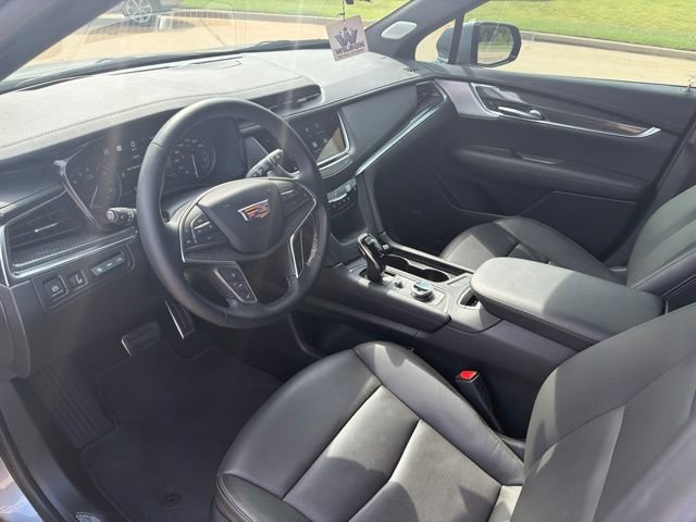 Certified 2025 Cadillac XT5 Sportv w/ Technology Package AWD/4WD image 9