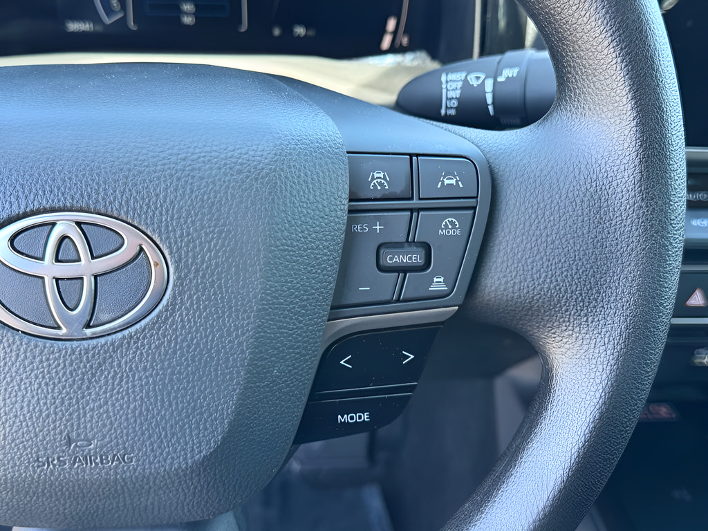 Used 2025 Toyota Camry LE FWD image 21