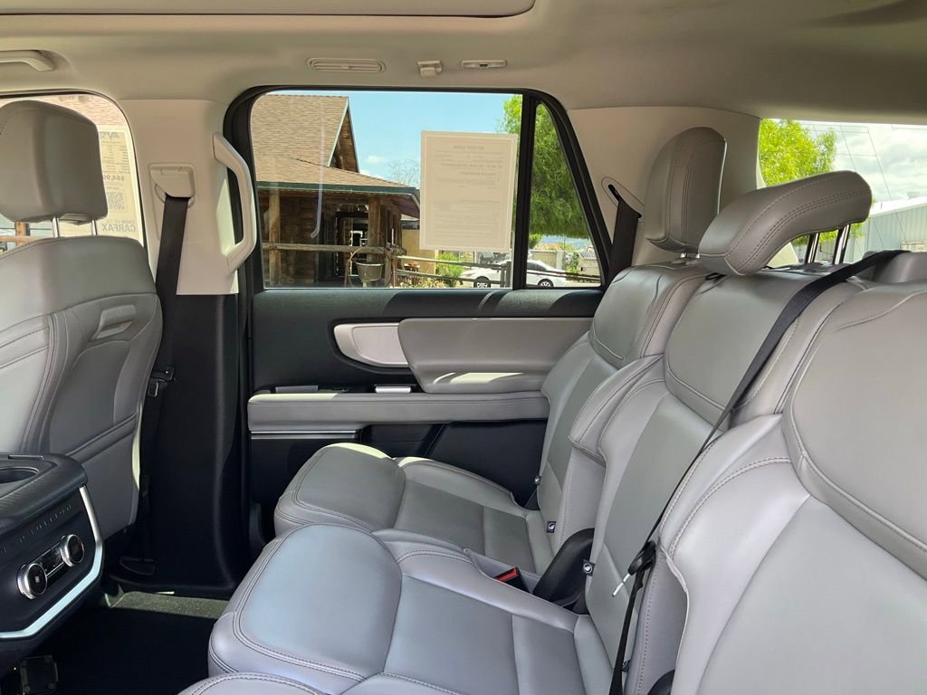 Used 2025 Ford Expedition Max Active AWD/4WD image 28