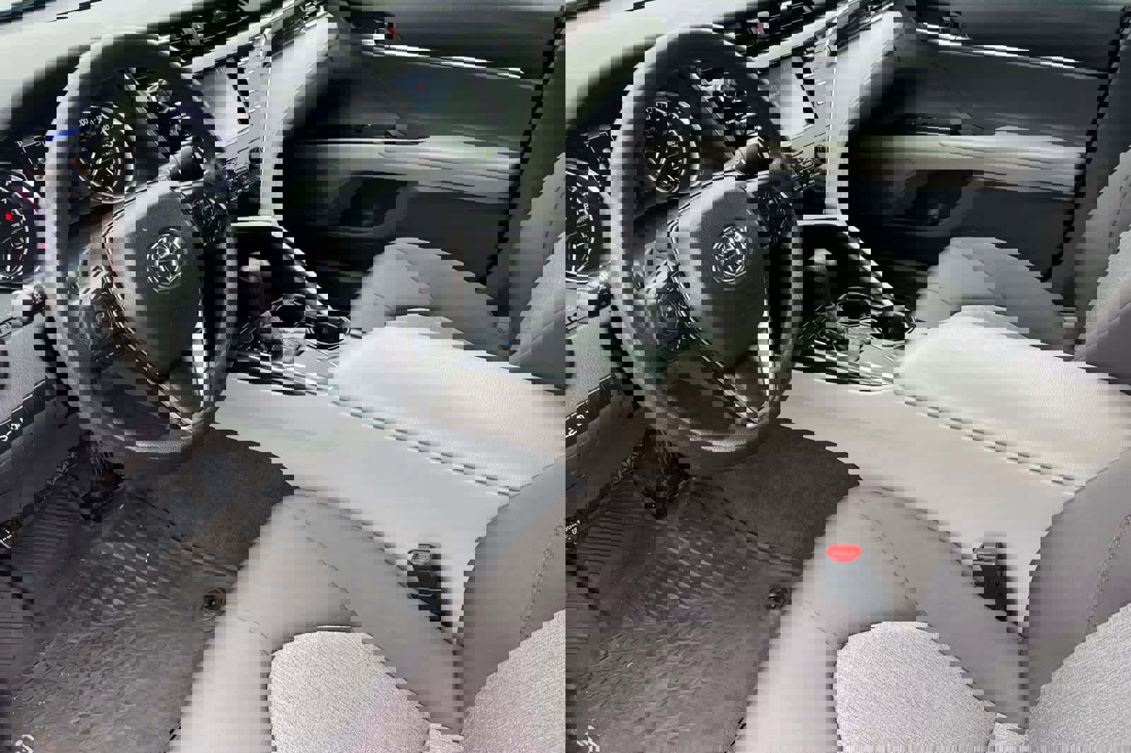 Certified 2018 Toyota Camry LE image 11