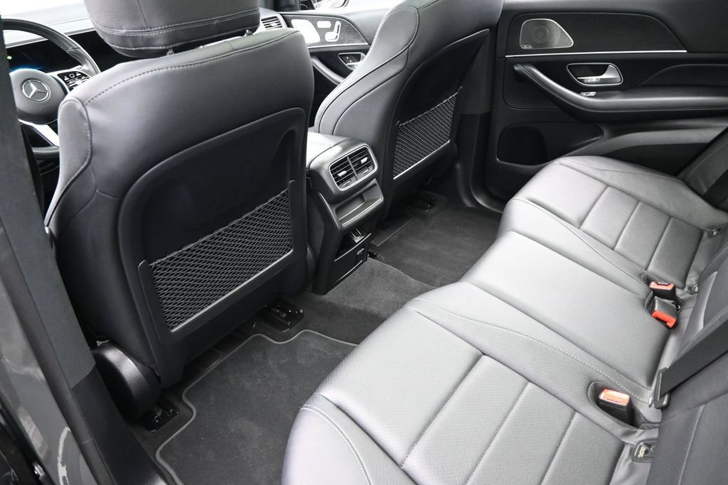 Used 2021 Mercedes-Benz GLE 350 4MATIC w/ AMG Line Exterior image 16