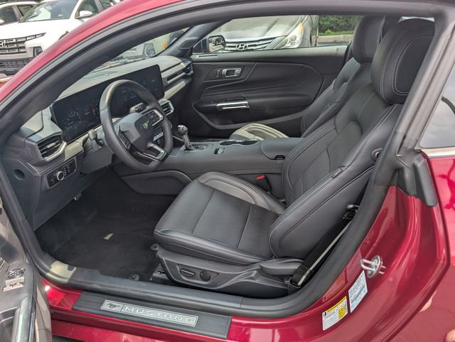Used 2025 Ford Mustang Premium RWD image 10
