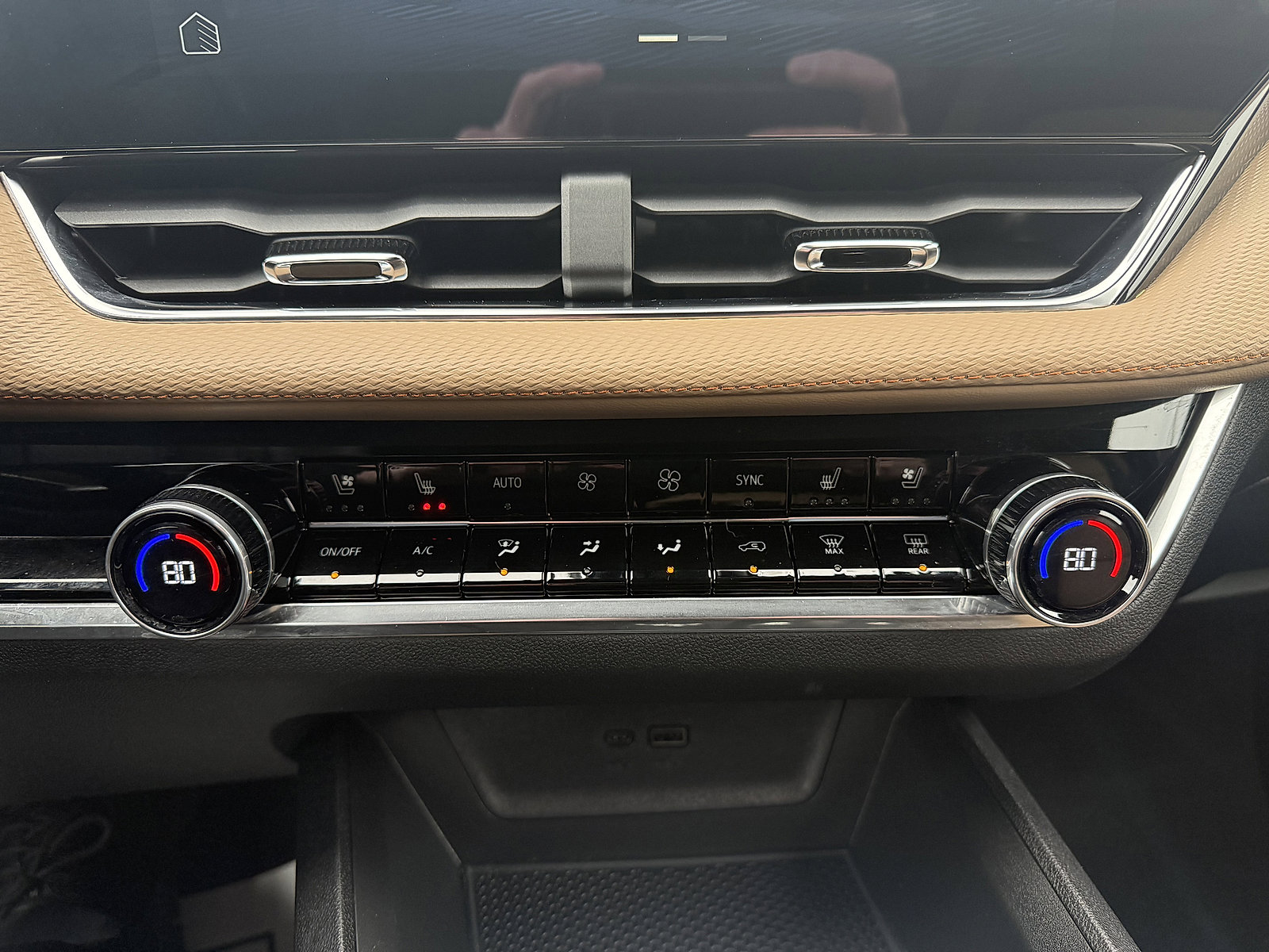 Used 2025 Chevrolet Equinox ACTIV w/ Safety and Technology Package image 22