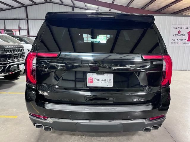 Used 2025 GMC Yukon Denali Ultimate w/ LPO, Floor Liner Package AWD/4WD image 4