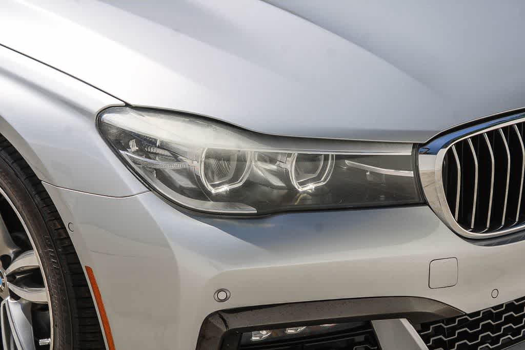 Used 2016 BMW 740i RWD image 10