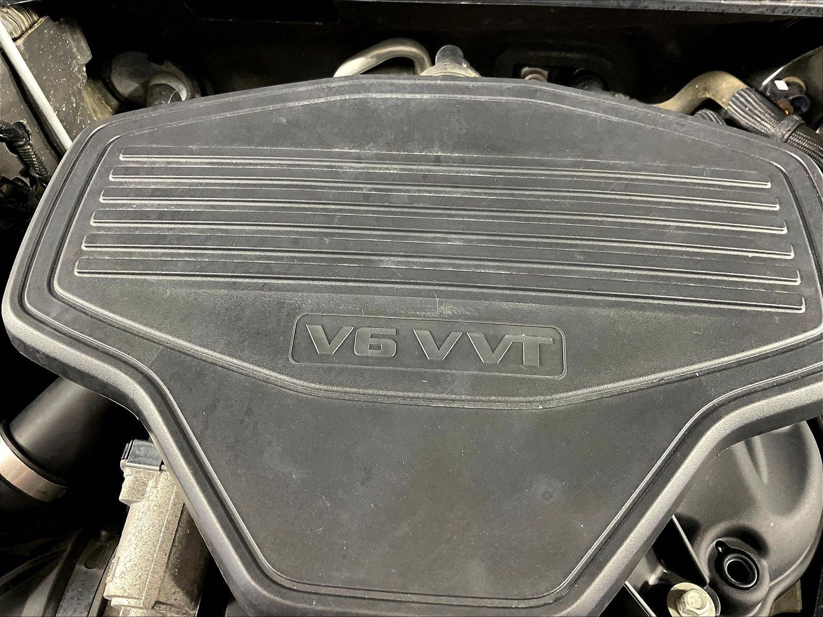 Used 2018 GMC Acadia Denali w/ LPO, Floor Liner Package AWD/4WD image 32