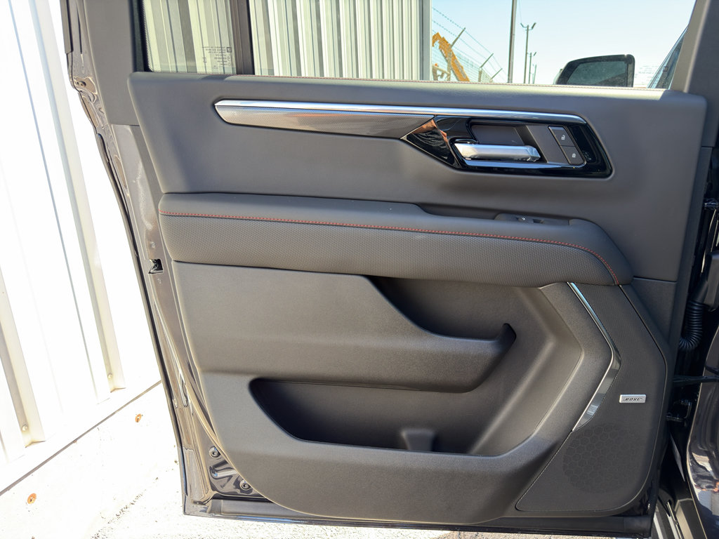 New 2026 Chevrolet Suburban RST w/ Advanced Technology Package AWD/4WD image 31