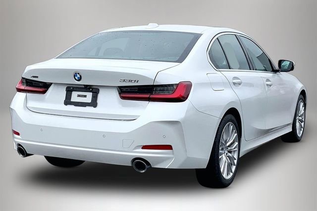 Used 2024 BMW 330i xDrive Sedan w/ Convenience Package image 10