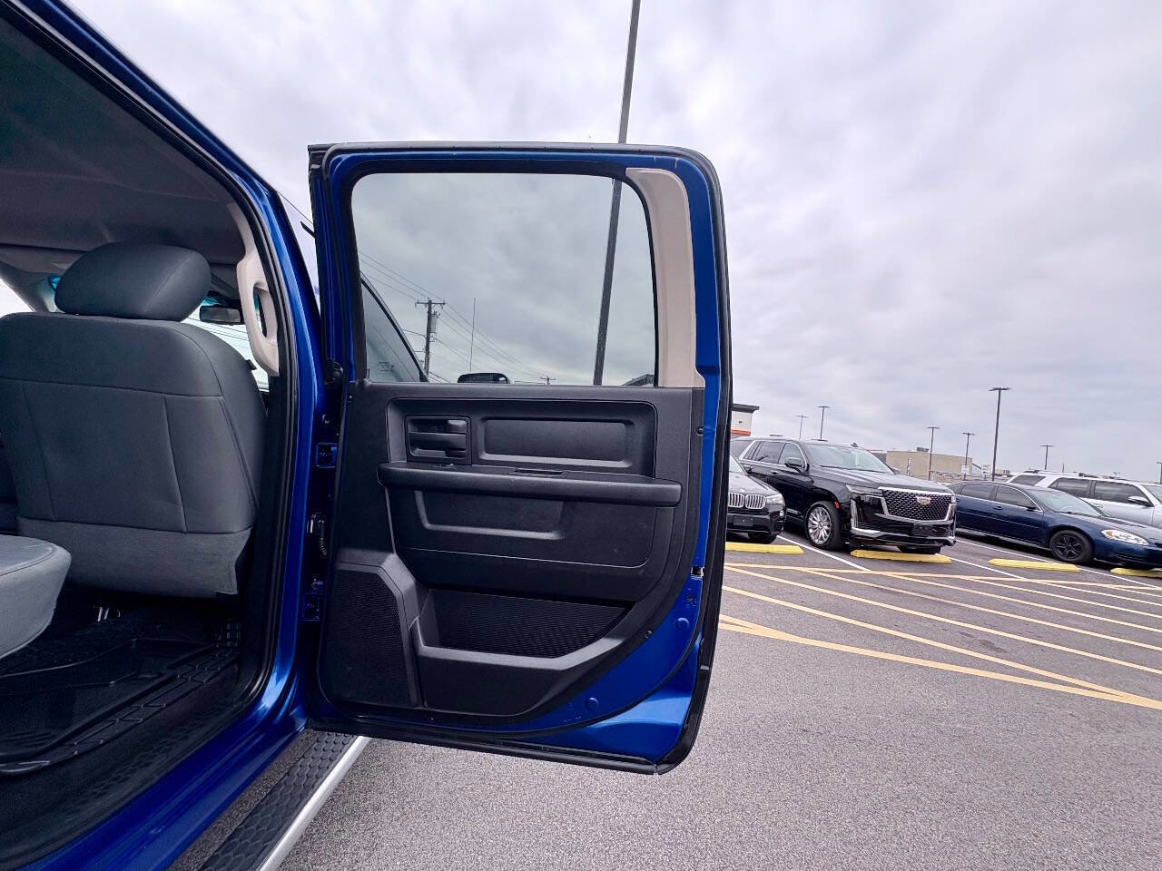 Used 2014 RAM 1500 ST w/ SXT Appearance Group image 25