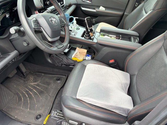 Used 2024 Toyota Sienna XSE w/ XSE Premium Package AWD/4WD image 11