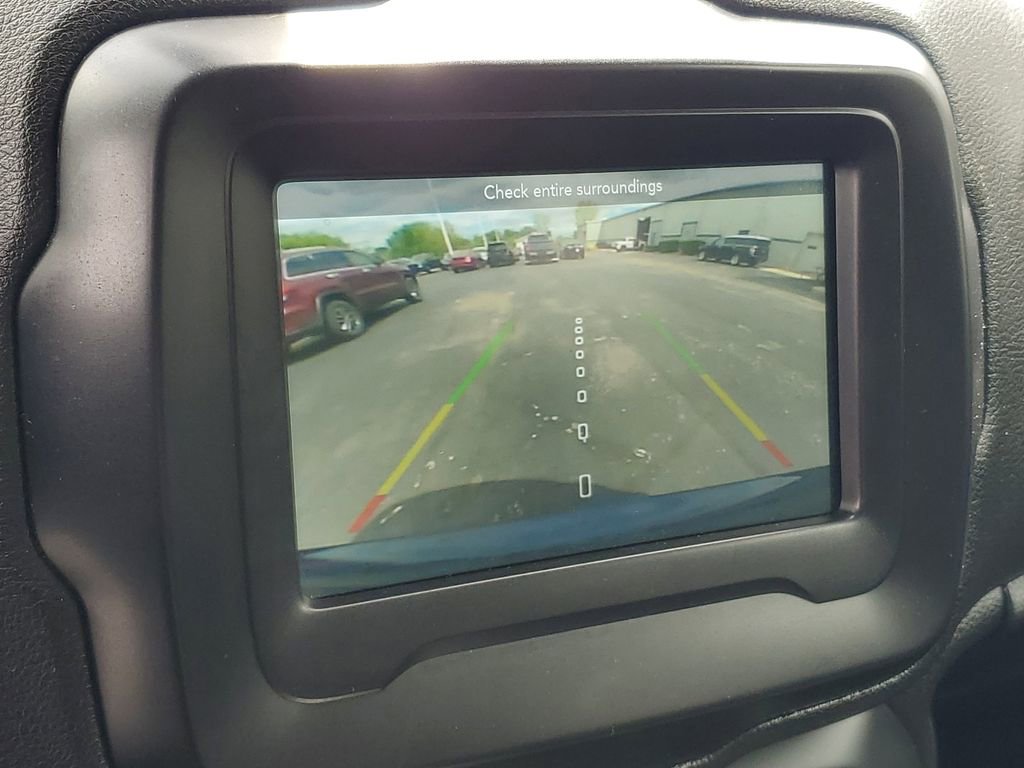 Used 2019 Jeep Renegade Latitude w/ Cold Weather Group AWD/4WD image 19