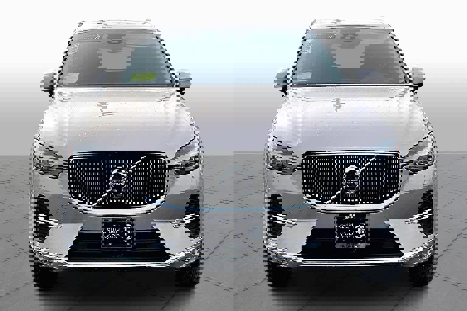Certified 2023 Volvo XC60 B5 Plus image 3