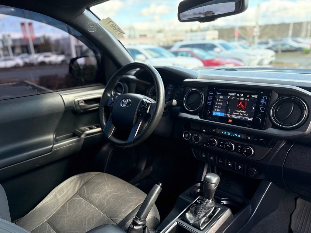 Used 2016 Toyota Tacoma TRD Off-Road image 21