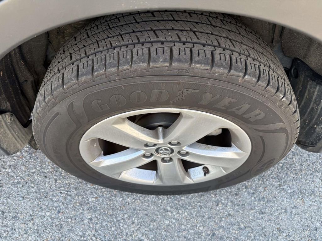 Used 2015 Toyota RAV4 XLE image 10