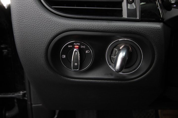 Used 2023 Porsche Macan image 19