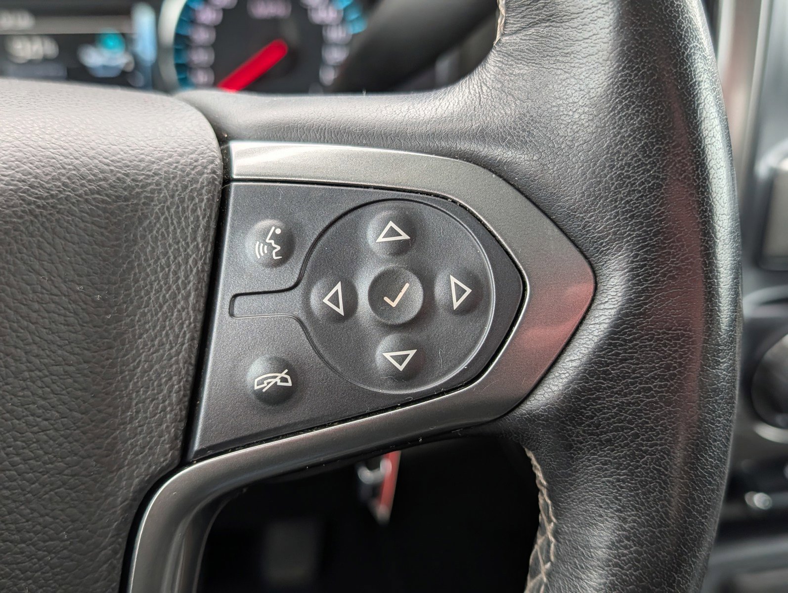 Used 2018 Chevrolet Silverado 1500 LTZ w/ Sport Package image 25