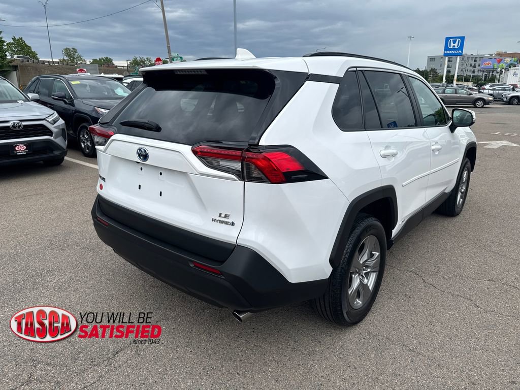Used 2024 Toyota RAV4 LE AWD/4WD image 8