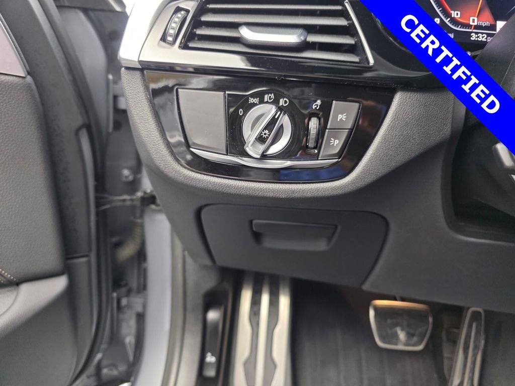 Certified 2023 BMW M550i xDrive w/ Executive Package image 27