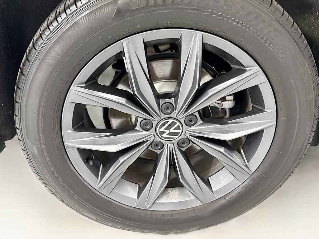 Used 2023 Volkswagen Tiguan SE FWD image 31